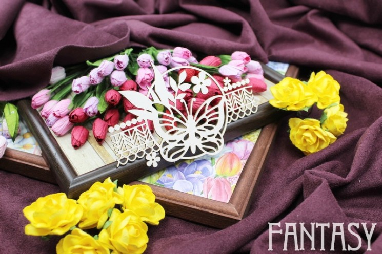 Chipboard Fantasy "Butterfly with border 1995" size 11.3*7.4 cm