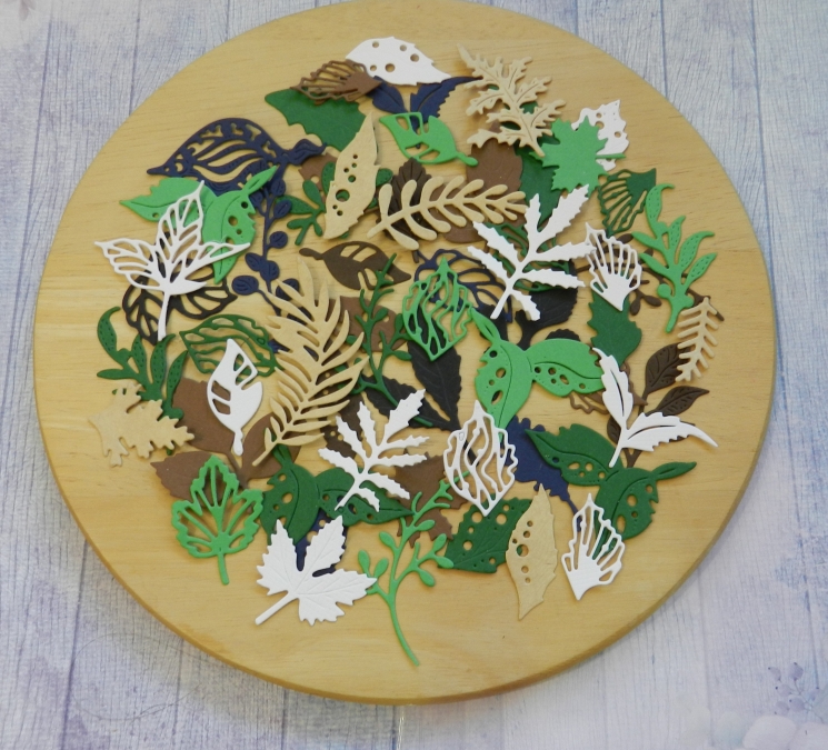 Вырубка набор листочков 55 эл. бумага кардсток 290 гр.