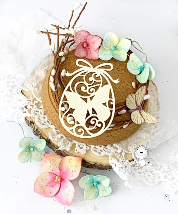 Chipboard LeoMammy "Easter egg with a butterfly", size 6.2 cm
