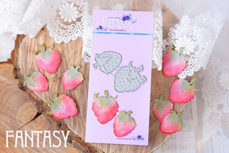 Knives for cutting Fantasy "Strawberries 2 pcs" size 3.7*5.5 cm