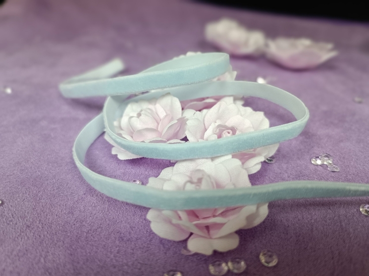 Бархатная эластичная лента "Голубая" 6 мм, 1 метр 