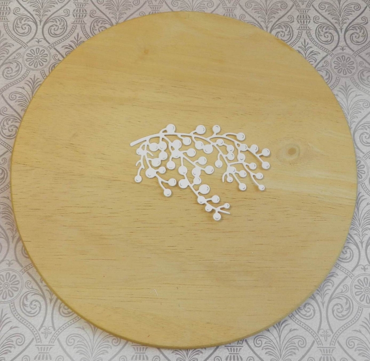 Вырубка" Падуб" белая бумага кардсток 290 гр.