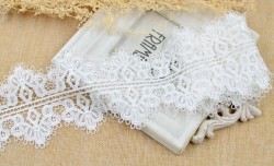 White lace guipure, width 10.2 cm, cut 50 cm