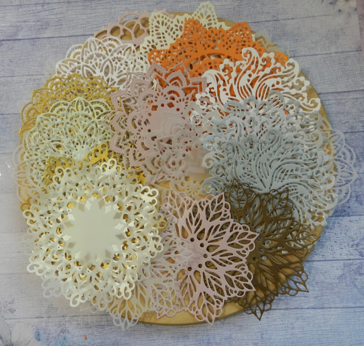 Вырубка набор салфеток 22шт. бумага дизайнерская  125 гр +калька 125гр.