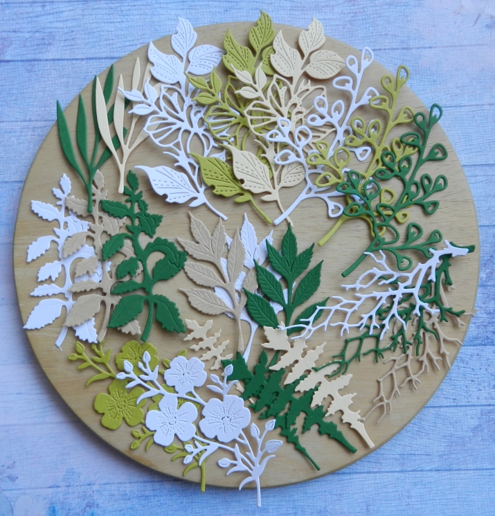 Вырубка набор веточек 23эл.бумага кардсток   290 гр.