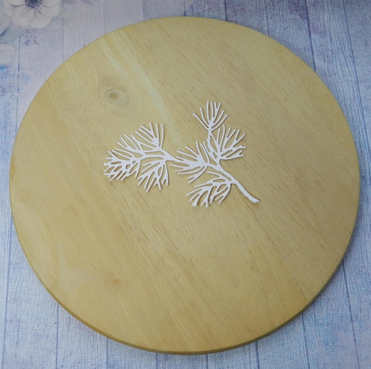 Вырубка Еловая ветка №3 белая бумага кардсток 290 гр.