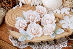Набор цветов из ткани ручной работы Rosalina "Кремовые розы", 6 цветочков + 3 листочка, размер от 3 см до 4,5 см