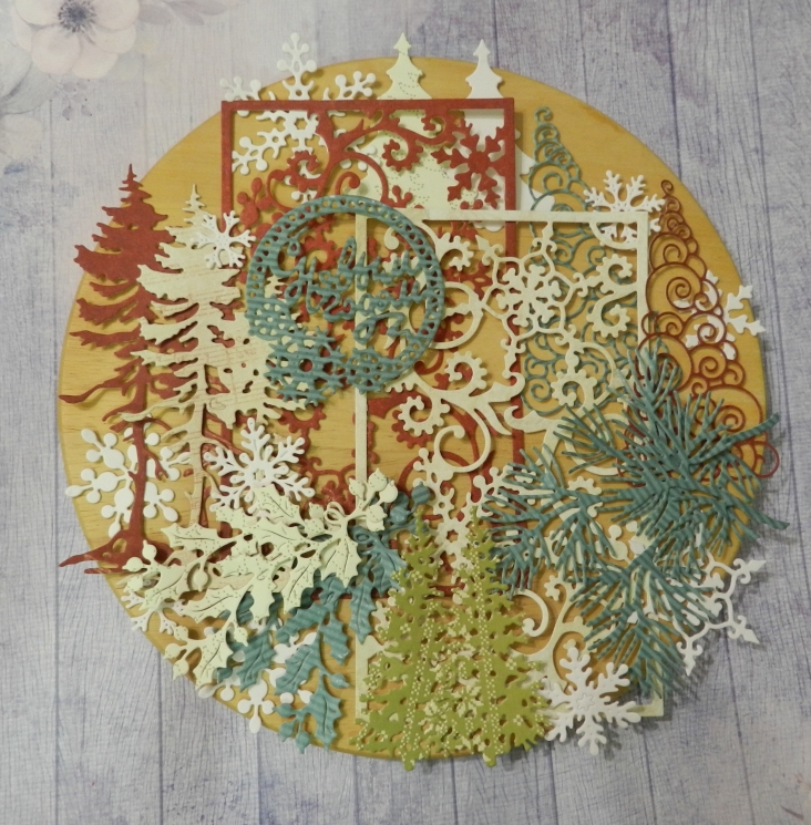 Вырубка набор 27эл. новый год скрапбумага разного производителя 190гр.