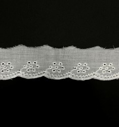 White sewing, width 4 cm, cut 50 cm