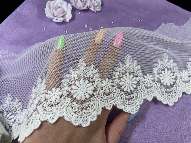 Кружево белое на сетке, ширина 13 см, отрез 45 см