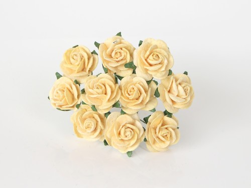 Roses "Light yellow" size 2 cm, 5 pcs