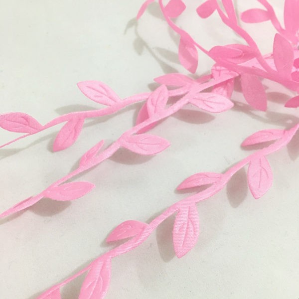 Decorative braid with leaves, Light pink, width 25 mm, cut 1 m