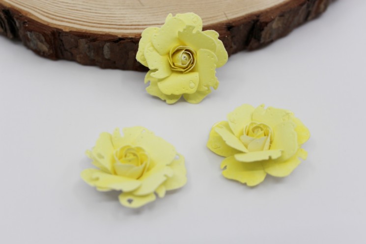 Rose "Light yellow" size 3.5 cm 1 piece