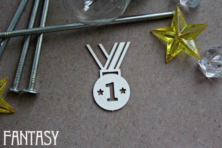 Fantasy Chipboard "Medal 1073" size 4.5*3.1 cm