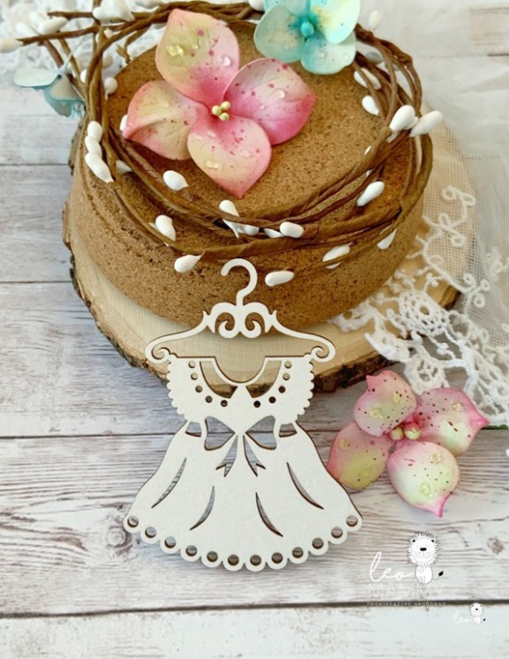 Chipboard LeoMammy "Baby dress No. 2", size 6, 8x5, 2 cm