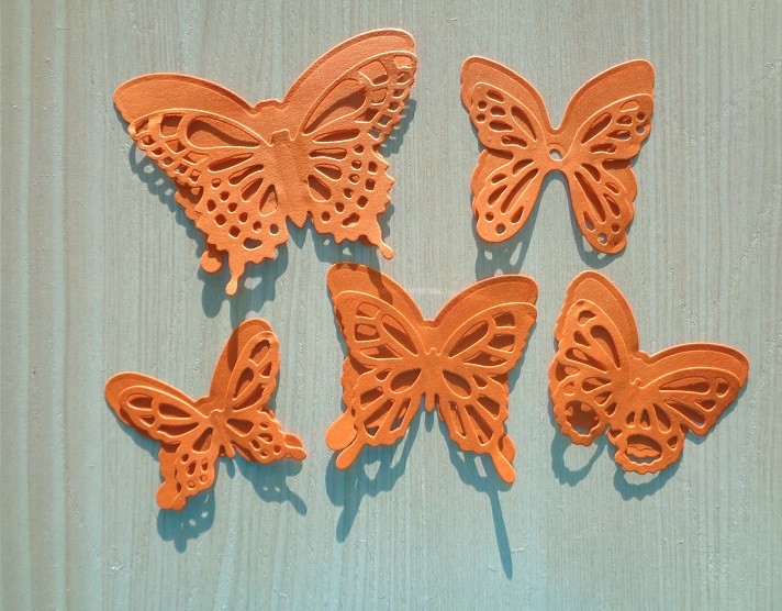 Вырубка бабочки оранжевые дизайнерская бумага перламутровая 125 гр.