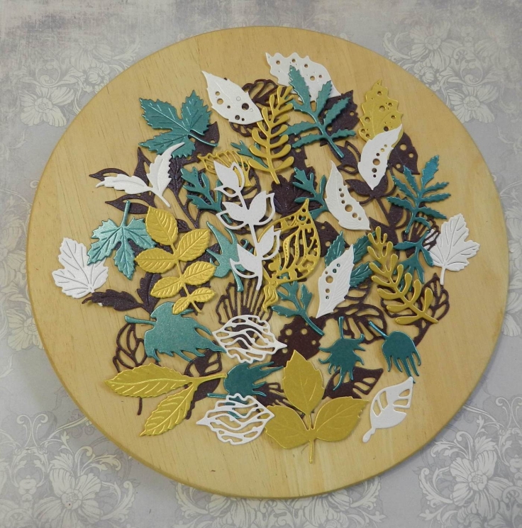 Вырубка набор листочков 55 эл. бумага дизайнерская перламутровая 290гр.