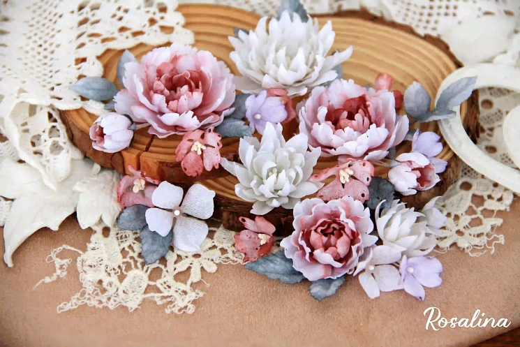 Набор цветов из ткани ручной работы Rosalina "Вдали от суеты", 20 цветочков + 8 листочков, размер от 1 см до 5 см
