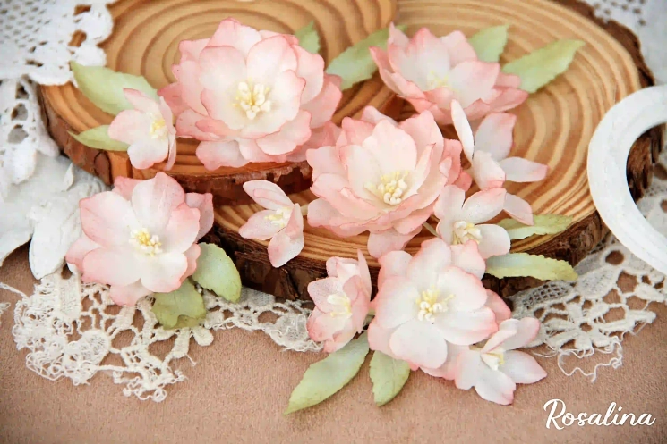 Набор цветов из ткани ручной работы Rosalina "Романтика", 11 цветочков + 8 листочков, размер от 3 см до 5 см